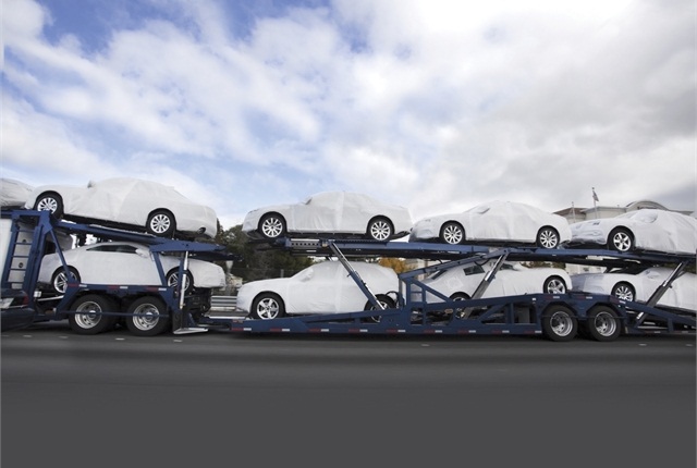 Photo from ©iStockphoto.com/ Joe_PotatoAn auto rental company looking for a carrier to transport its latest shipment of cars can connect with a driver or dispatcher through online load boards.